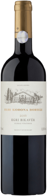 Korona Borhaz Bikavér | Hongarije | gemaakt van de druif: Cabernet Sauvignon, Kékfrankos, Merlot, turán
